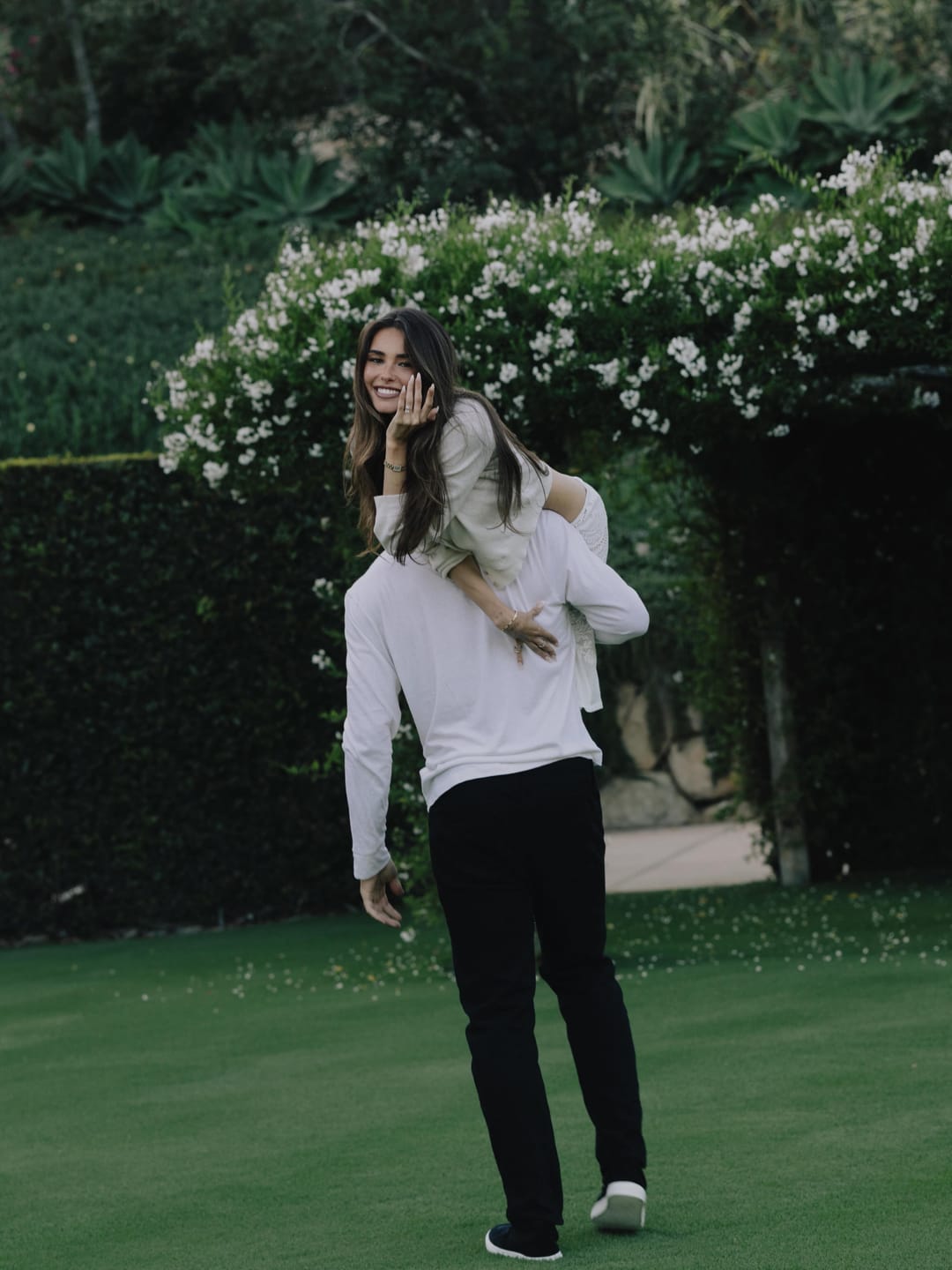 Madison Beer řekla ano a Met Gala odhalilo téma pro rok 2027!