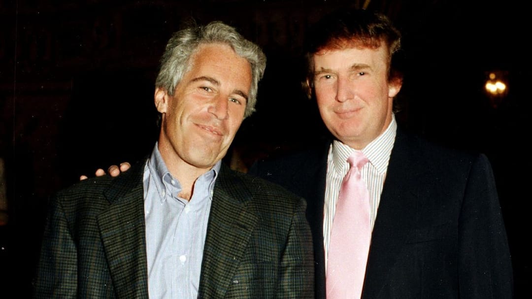 Epstein Files: Podíleli se prezidenti USA na rituálních obětech a byl Dalai Lama na Epsteinově ostrově? Popisujeme, co je a co není pravda