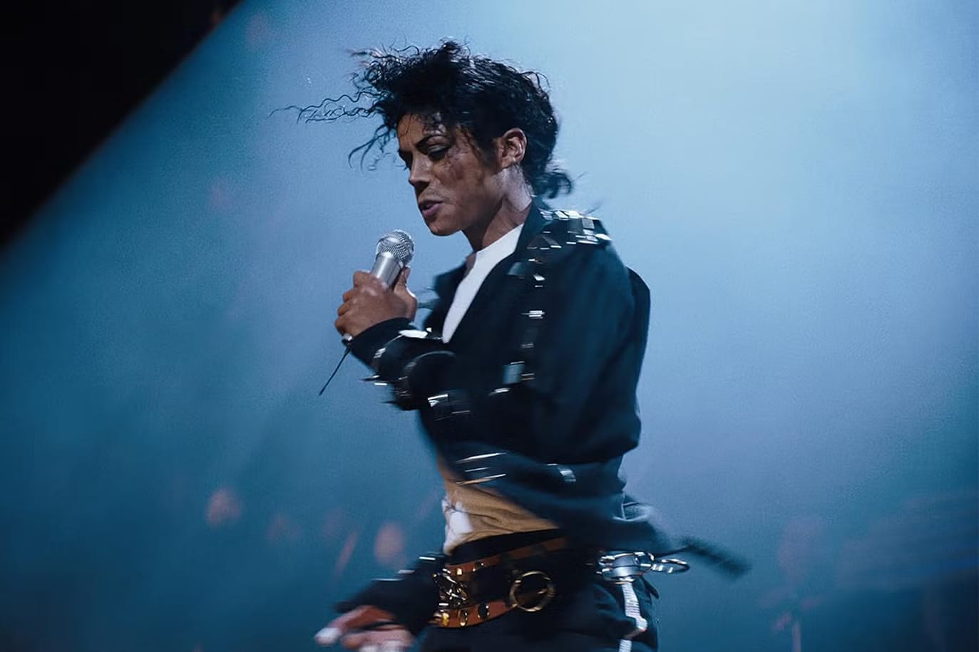 Recenze: film o Michaelu Jacksonovi je sterilní PR záležitost, aby nikoho nenaštval