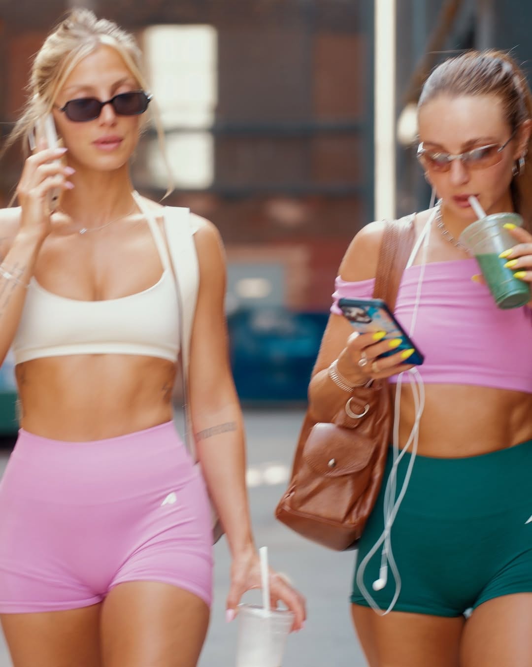 Umíme být zajímaví bez internetu? A máme vůbec vlastní osobnost, nebo jen dobře vybranou aestetiku?