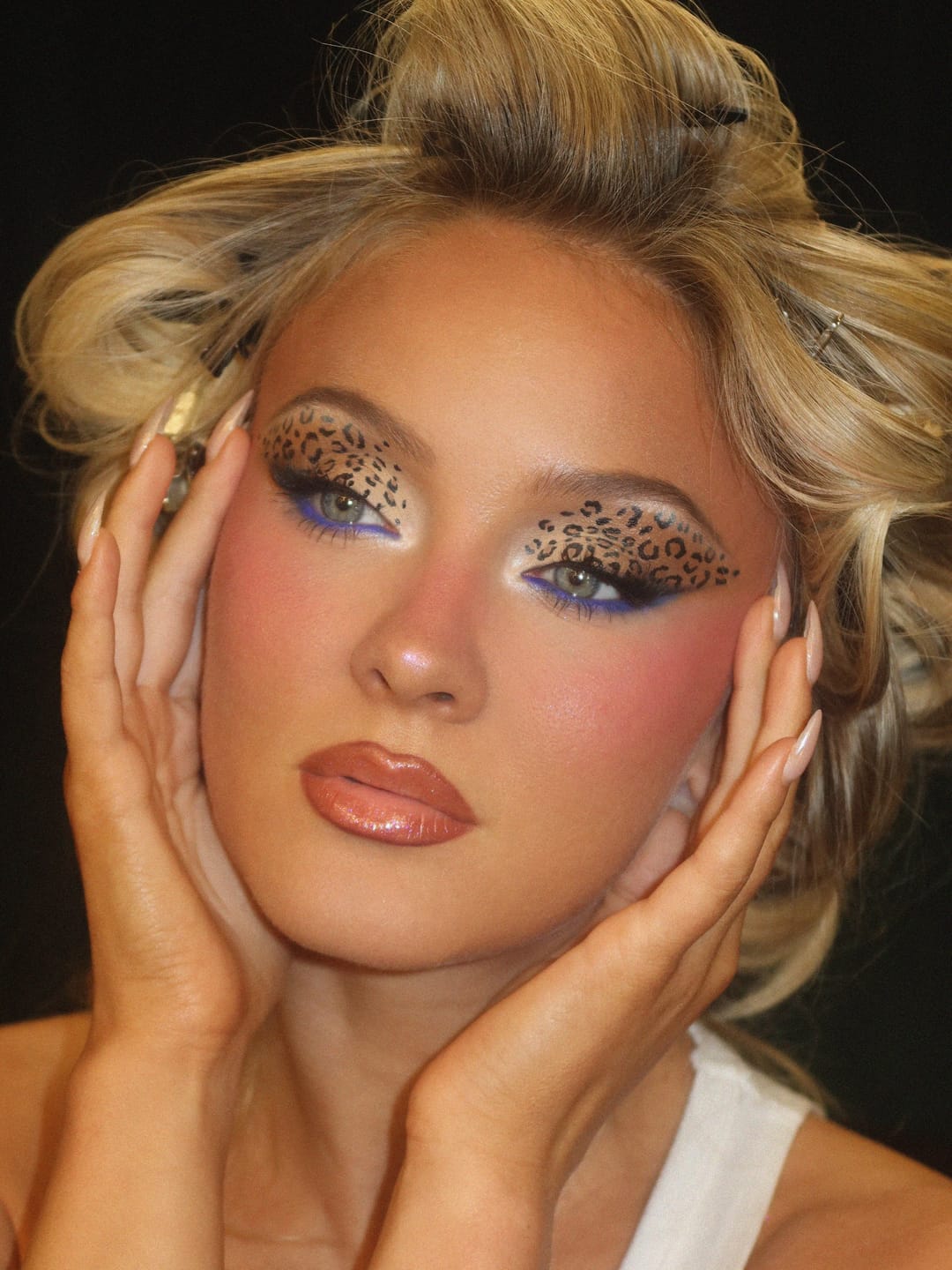 BEAUTY NEWS: Zara Larsson servíruje Cheetah Girl makeup a Billie Eilish představuje nový parfém!