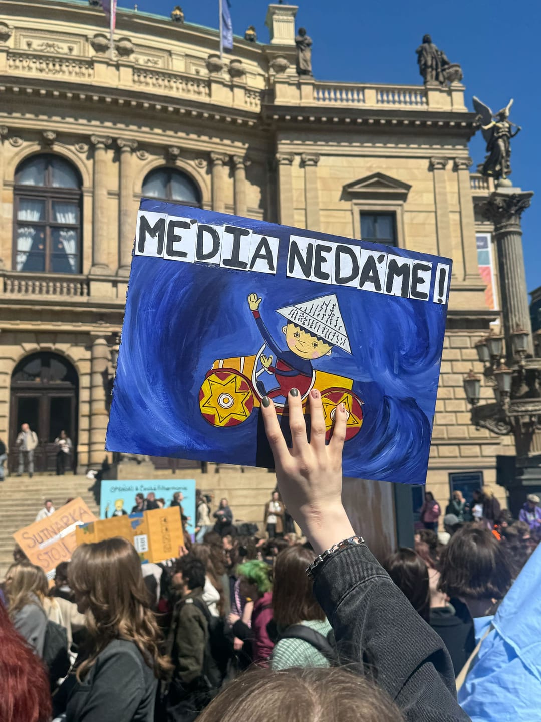 Rozhovor s odbornicí: Strach o nezávislost médií je na místě, ale panika nám nepomůže. Co přesně nám v aktuální situaci (ne)hrozí?  